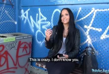 Public Agent дивитися порево липко кончил на лицо грудастой Чешской девочке под железнодорожным мостом