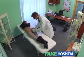 FAKEHOSPITAL - порно на телефон безкоштовно Милая пациентка не прочь отсосать своему доктору!