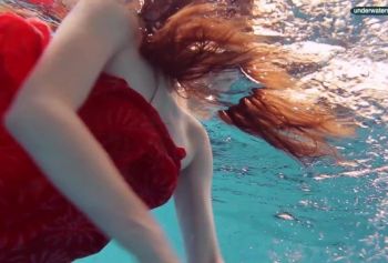 Libuse Голая porno video online шлюха под водой